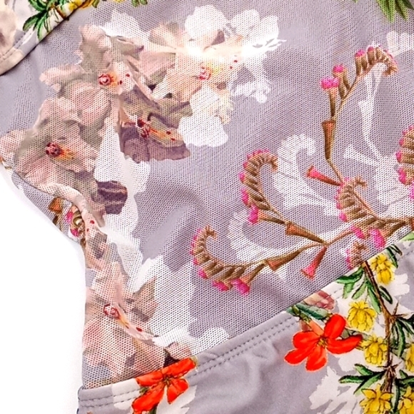 Rachel Roy Floral Print Mesh Inset Deep V-Neck One-Piece Swimsuit Fleur Silver S - Picture 6 of 12